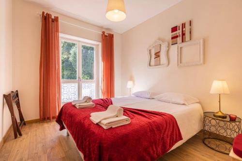 Arruda dos Pisoes Apartment | Family-Friendly Retreat at Apartamento Jalles - Rated 8.5/10