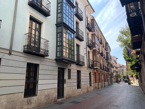 Valladolid City Centre Apartment | Beautiful Juan de Herrera Apartment with Breakfast Included