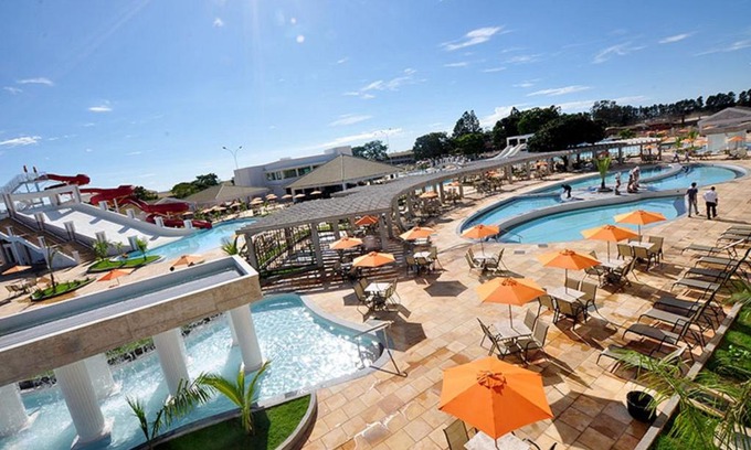Jardim Paraiso Apartment | Inviting Retreat at Apartamento L'Acqua with Private Pool