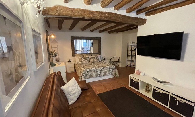 Fuentespalda Cottage | Guest Rated 10/10: La Ermita with Spa & Family-Friendly Amenities