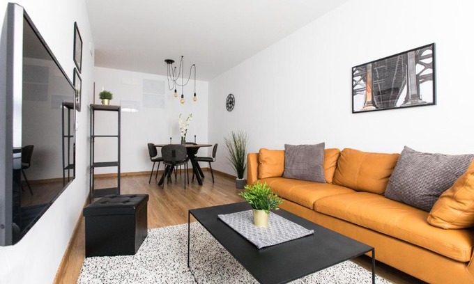 Historical Center Apartment | Discover Apartamento La Nuit: Free Parking in Historic Center