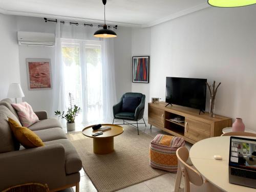 Hervas Apartment | Child-Friendly Getaway at Apartamento La Peatonal - Rated 9.8
