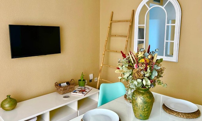 Ciudad Jardin Apartment | Modern Apartamento La Rosa - Guest Rated 9.1, Family-Friendly