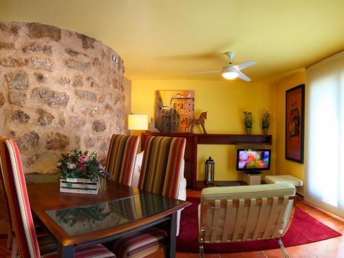 Barbastro Apartment | Pet-Friendly Getaway at Apartamento La Seo, Rated 8.7/10