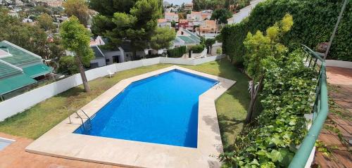 Cerrado de Calderon Apartment | Oceanfront Apartment "La Viña" with Pool & Breakfast Included