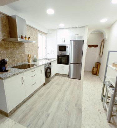 Distrito de Levante Apartment | Pet-Friendly Retreat at Apartamento La Viñuela Awaits You