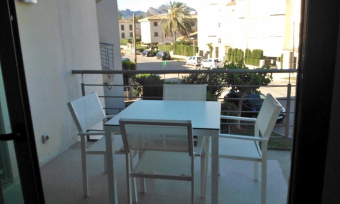 Puerto de Pollensa Apartment | Inviting Apartamento Llenaire with Pool and Child-Friendly Perks