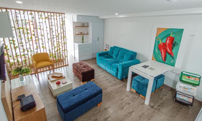 Armenia Apartment | Guest Rated: 9.8 - Child-Friendly Loft in Edificio Soho 905