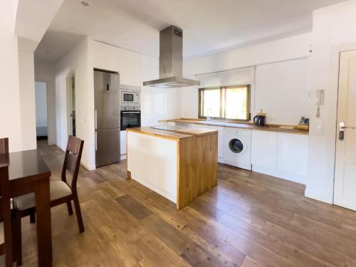 Chulilla Apartment | Family-Friendly Stay at Apartamento Los Narcisos 2