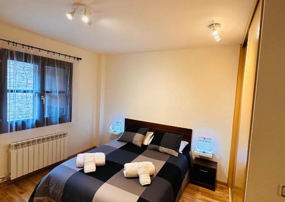 Parzan Apartment | Exceptional Stay at Apartamento Lozano - Guest Rated 9.7/10
