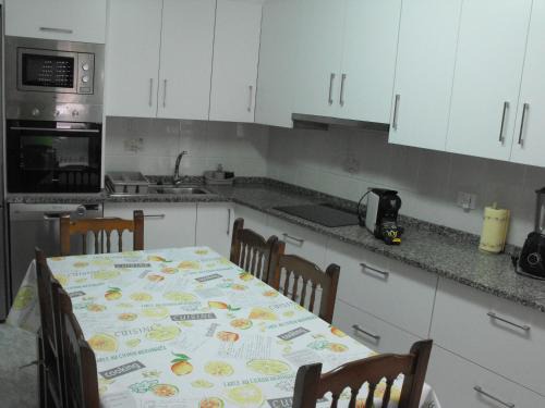 O Grove Apartment | Experience Oceanfront Bliss at Apartamento Lucia