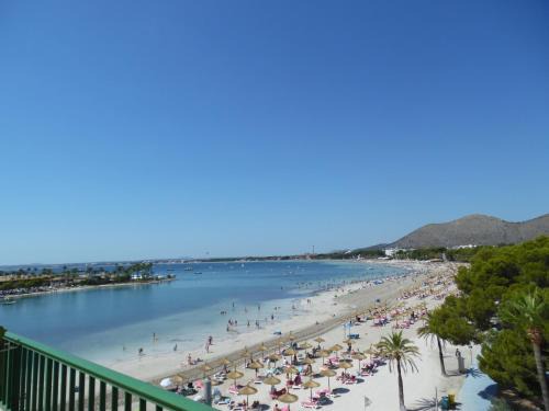 Alcudia Apartment | Oceanfront Comfort at Apartamento Playa Mar Azul - 4 Stars