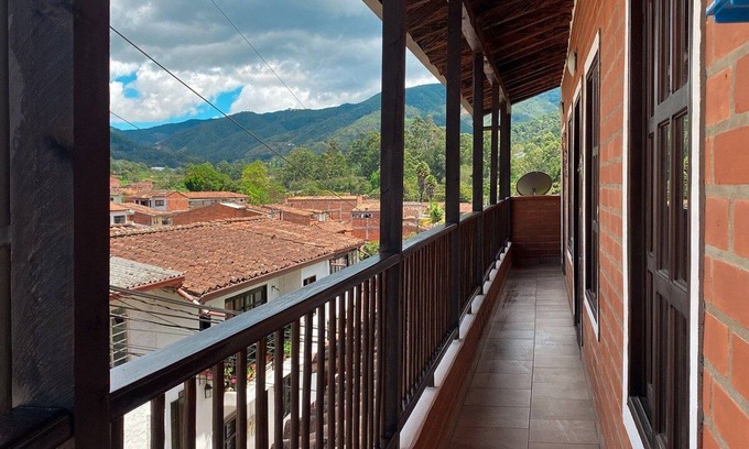 Retiro Apartment | Elegant Stay at Apartamento Mas with Spa & Family Amenities