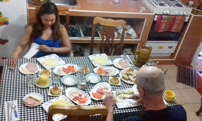 Old Havana Hotel | Comfortable Stay at Apartamento Mayrenis y Mainoldy