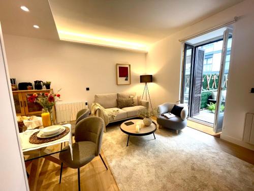San Sebastian Centro Apartment | Stylish APARTAMENTO MENTURA in San Sebastian with Free Parking