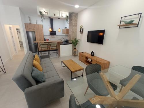 Distrito Noroeste Apartment | Modern Apartment Steps from the Train Station