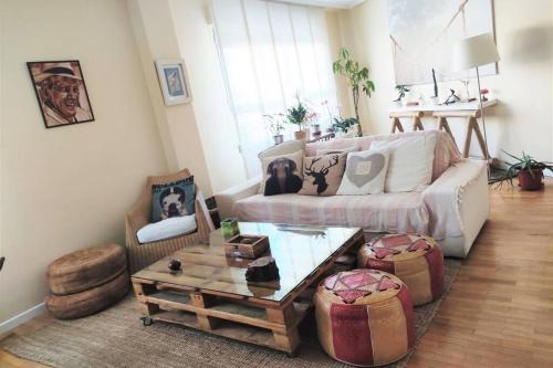 Leon Apartment | Bright & Cozy Modern Apartment in León for Families