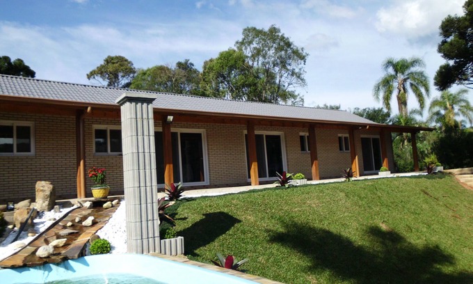 Pousada da neve Apartment | Cozy Stay at Pousada Grandma Helga with Pool & Kitchen