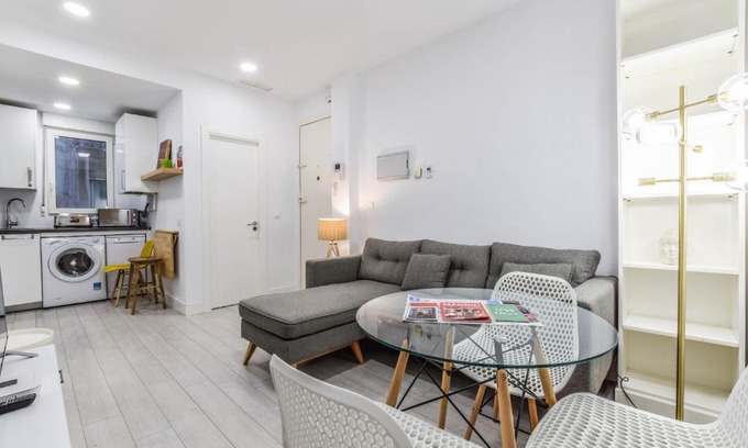 Ibiza Apartment | Accessible Family-Friendly Stay at Apartamento Narvaez-Retiro
