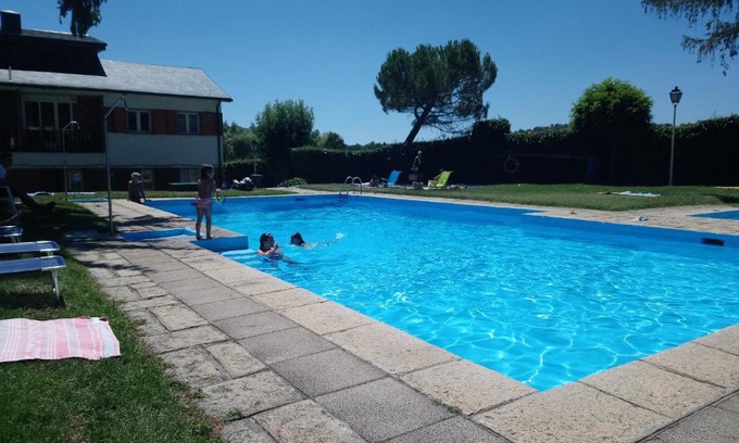 Navacerrada Apartment | Inviting Apartamento Navacerrada with Pool & Family Amenities