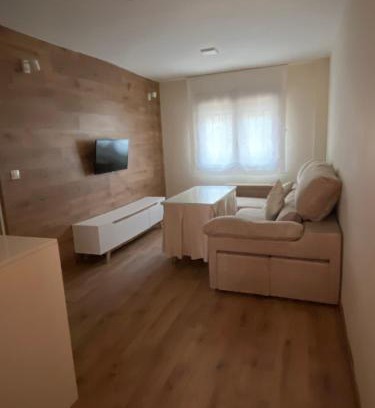 Pinos Genil Apartment | Pet-Friendly Apartment Nevada with Outstanding 9/10 Rating