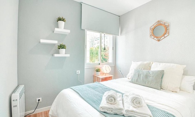 Las Huertas Apartment | Family-Friendly Stay at Apartamento New Folch Sevilla B