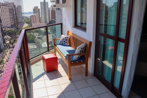 Praia do Canto Apartment | Cozy Apartment in the Heart of Praia do Canto, Rated 9.3