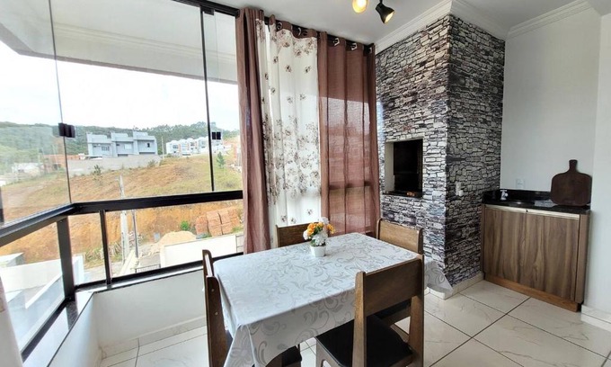 Limeira Baixa Apartment | Modern and Cozy Apartment with Kitchen & Pet Friendly