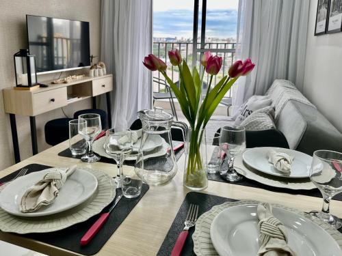 Barra Funda Apartment | Stylish Apartment with Balcony and Scenic City Views