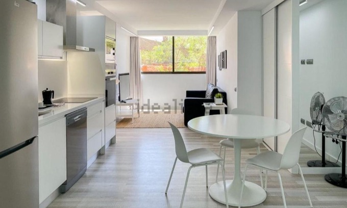 Playa del Aguila Apartment | Relaxing Apartment in Playa del Águila with Pool Access
