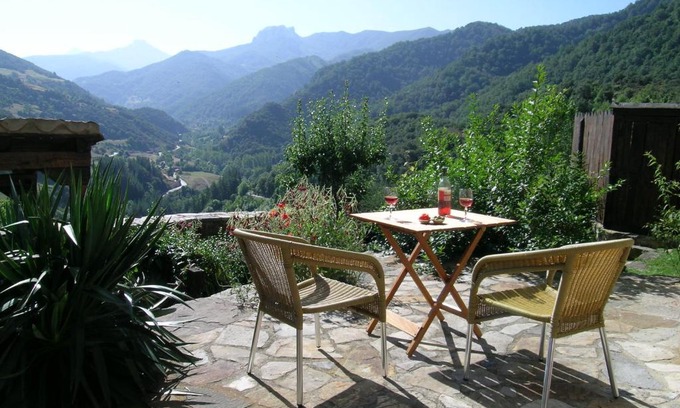 Basieda Apartment | Cozy Apartment Olmares in Picos de Europa - 9.5/10 Rating