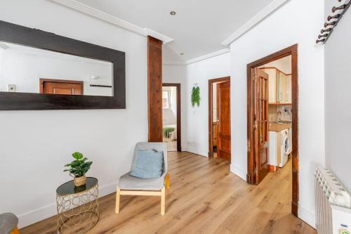 Renteria Apartment | Discover Apartamento Orereta: Pet-Friendly Oceanfront Retreat