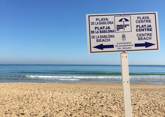 El Moncayo Apartment | Oceanfront Apartment in Playa Guardamar del Segura, 4-Star