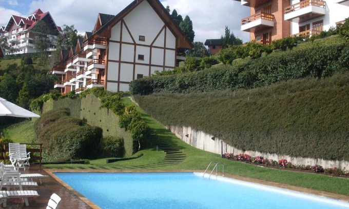 Colinas Capivari Apartment | Charming Alto do Capivari Apartment with Oceanfront Views