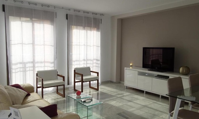 Cerrillo de Maracena Apartment | Tranquil Apartamento Parque Almunia with Pool & Hot Tub