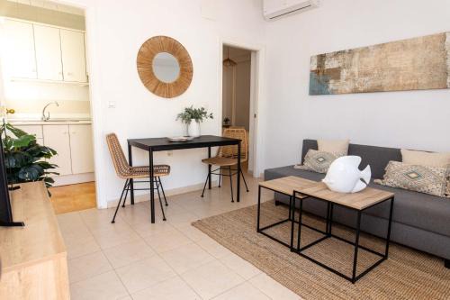 Las Acacias Apartment | Oceanfront Apartment Pedregalejo Playa with Amazing Views