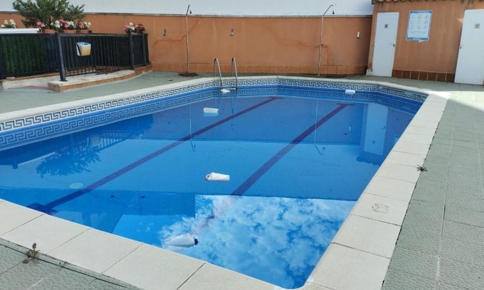 Ezcaray Apartment | Relaxing Getaway at Apartamento Alameda Ezcaray with Pool