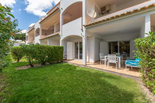 Olhos D'Agua Apartment | Apartamento Pine by Algarve Holidays