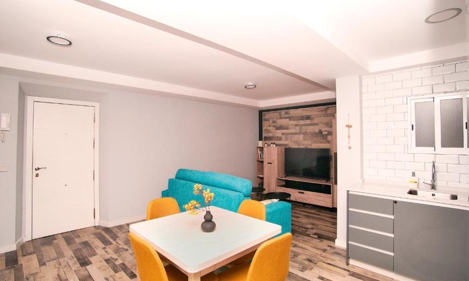 Distrito Noroeste Apartment | Modern Ponce de León Apartment Near Train Station