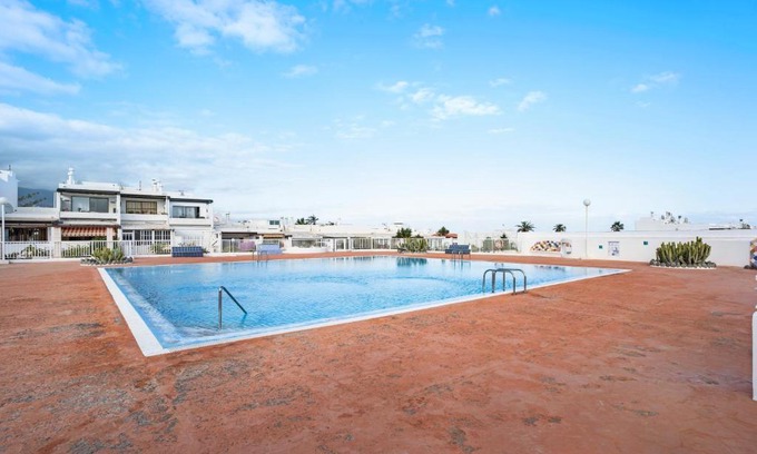 Arico Apartment | Oceanfront Apartment Poris: Guest Rated 8.9/10, Pet Friendly
