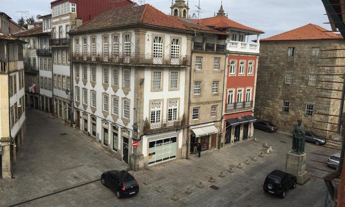 Viseu Apartment | Family-Friendly Apartment in Praça Dom Duarte, Viseu
