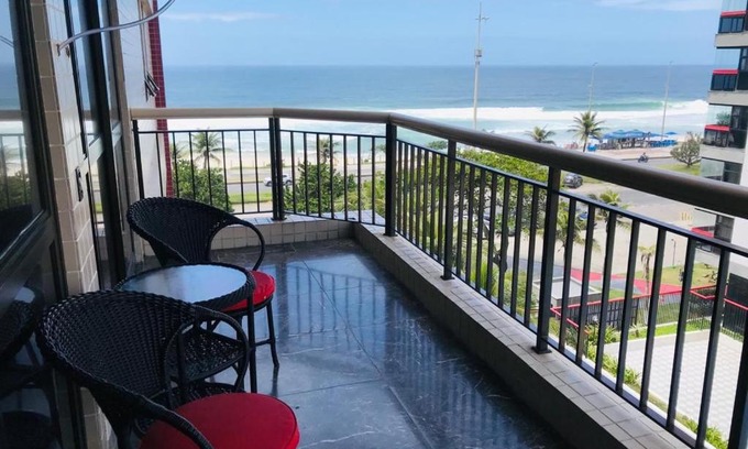 Barra da Tijuca Apartment | Oceanfront 4-Star Apartment with Pool at Barra da Tijuca