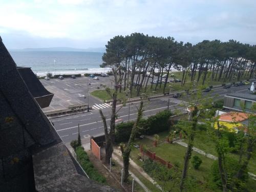 Vigo Apartment | Seaside Apartment at Playa de Samil with Ocean View