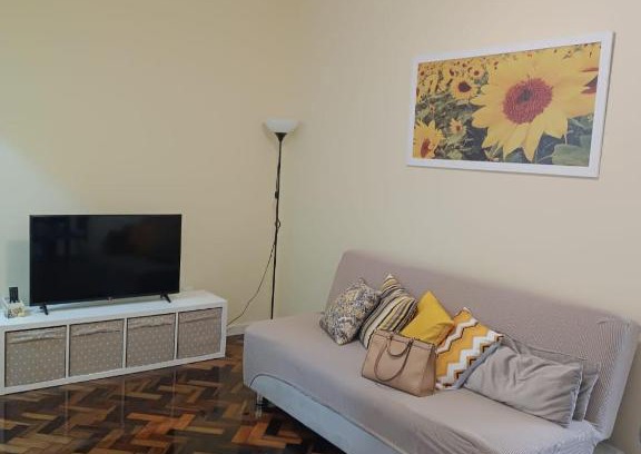 Copacabana Apartment | Cozy Ocean View Apartment in Copacabana - Guest Rated 10/10