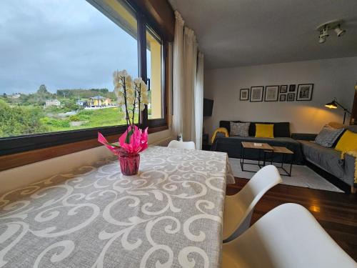 Loza Apartment | Family-Friendly Apartment Ría Navia: Comfort Awaits You