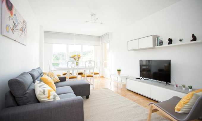 Muros Apartment | Child-Friendly Apartment Río Maior with Great Guest Rating