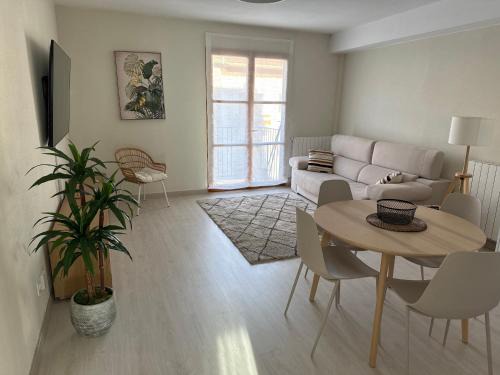 Ezcaray Apartment | Newly Renovated Apartment in Ezcaray - Guest Rated 9.4