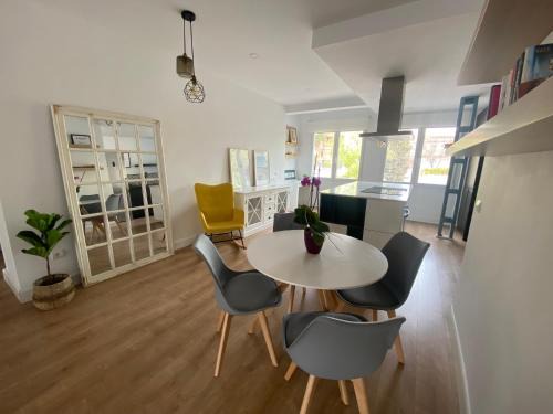 Province of Toledo Apartment | Family-Friendly Retreat at APARTAMENTO RECONQUISTA - 9.7/10