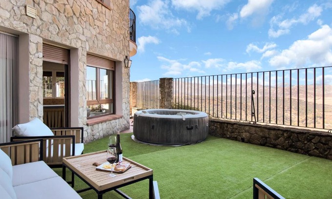 Old Town Apartment | Exceptional Stay at Apartamento Resil Ronda - 9/10 Rating