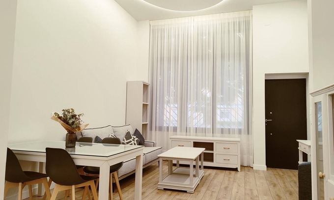 Cordoba Apartment | Cozy Apartamento Ribera de Córdoba B with Spa & Kitchen
